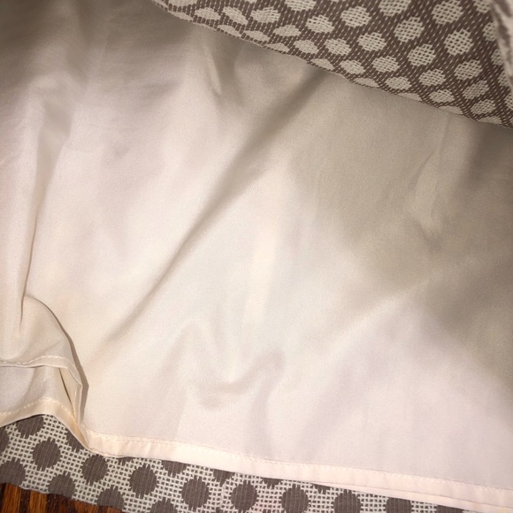 ANN TAYLOR LOFT SKIRT SIZE 6 FULLY LINED WINTER WHITE AND TAUPE EUC - Picture 2 of 3